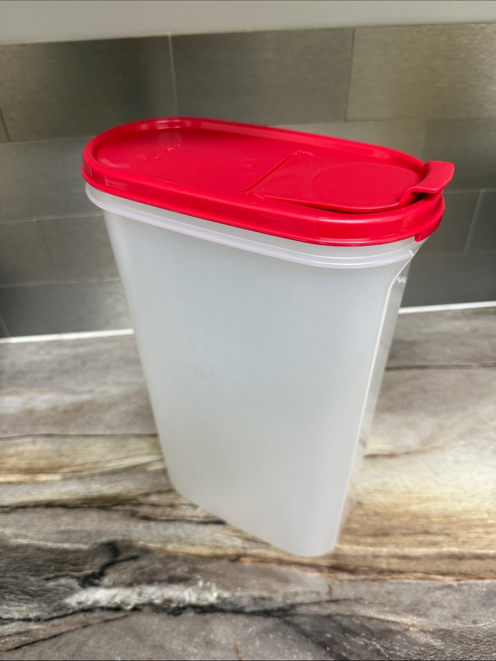 Tupperware Oval MM #5 with pour seal